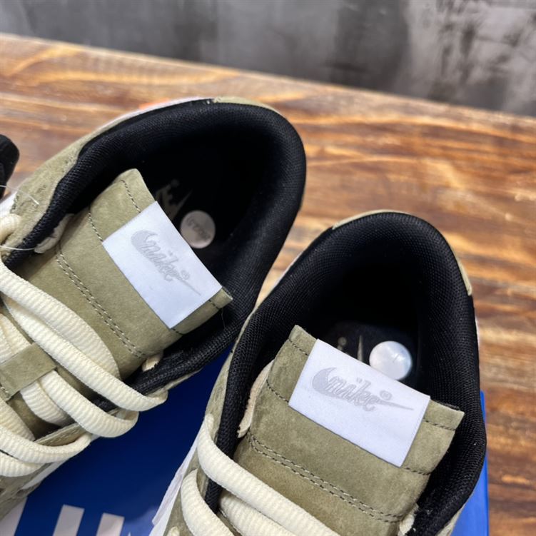 NIKE SB DUNK LOW SNEAKER – NSN019