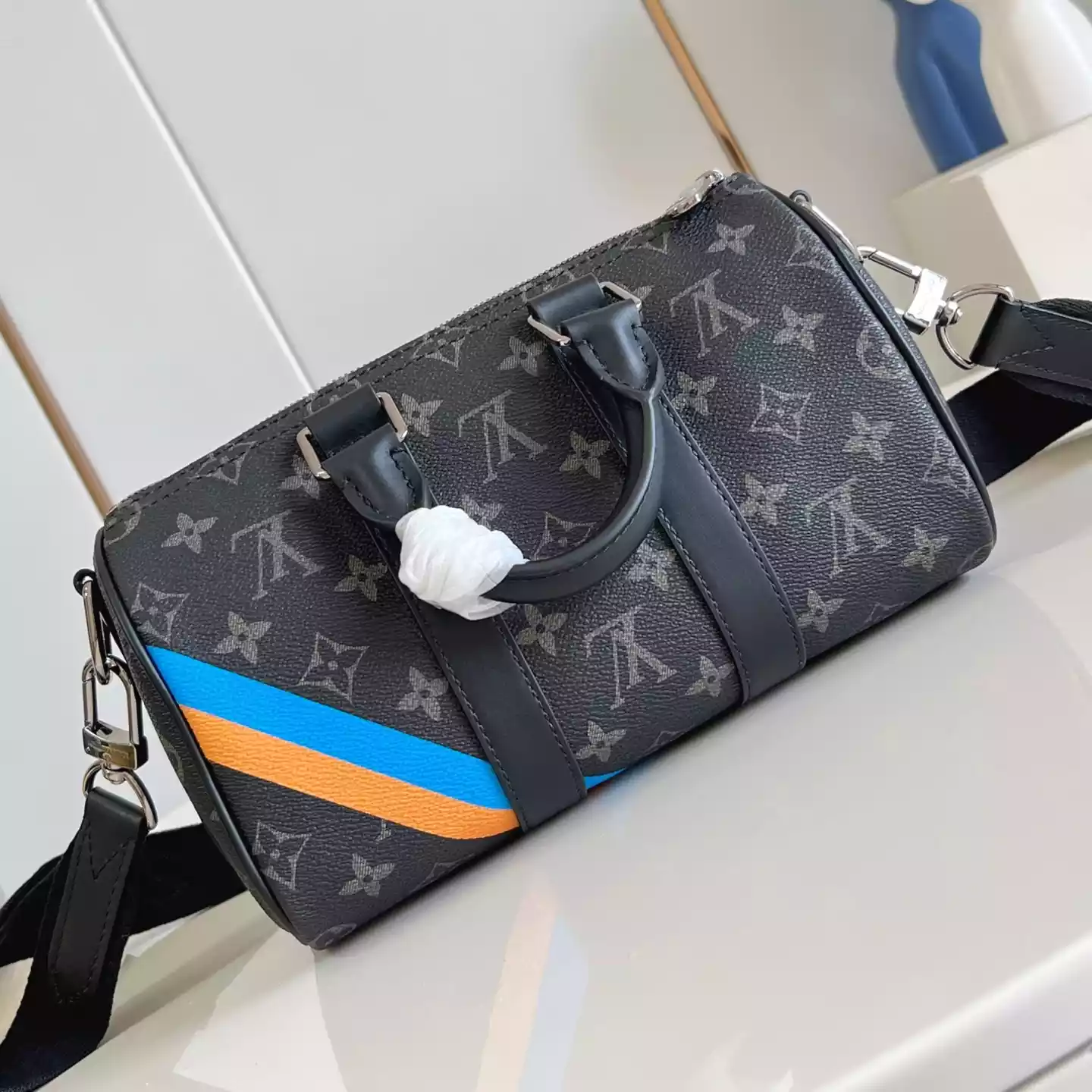 KEEPALL BANDOULIERE 25 BLACK MONOGRAM ECLIPSE P01942 – LW264