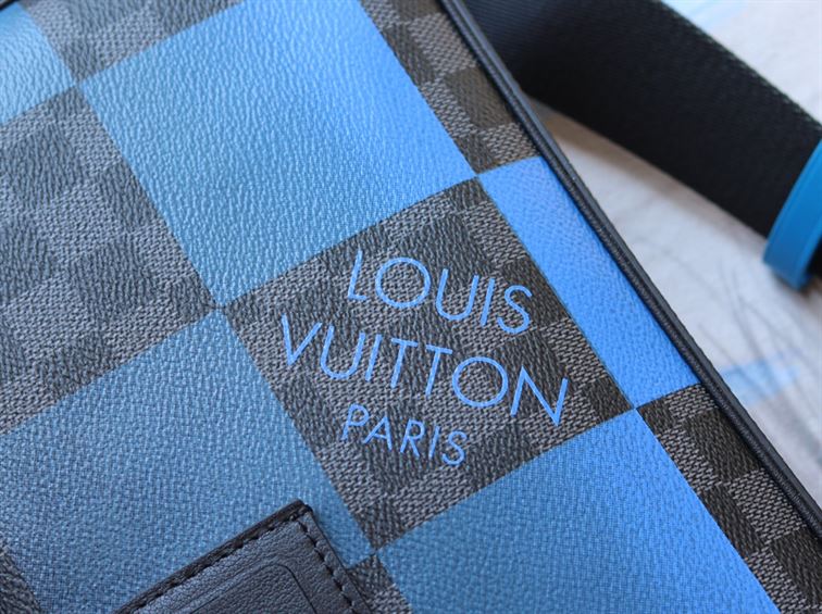 LOUIS VUITTON ALPHA MESSENGER DAMIER GRAPHITE GIANT BLUE – LVB044