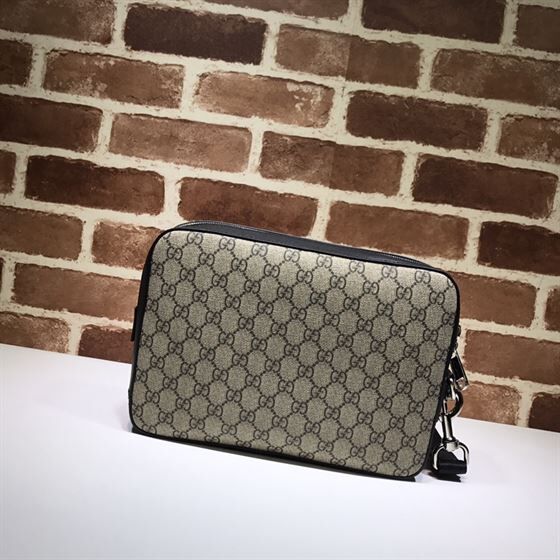 GUCCI GG SUPREME CLUTCH – BG028