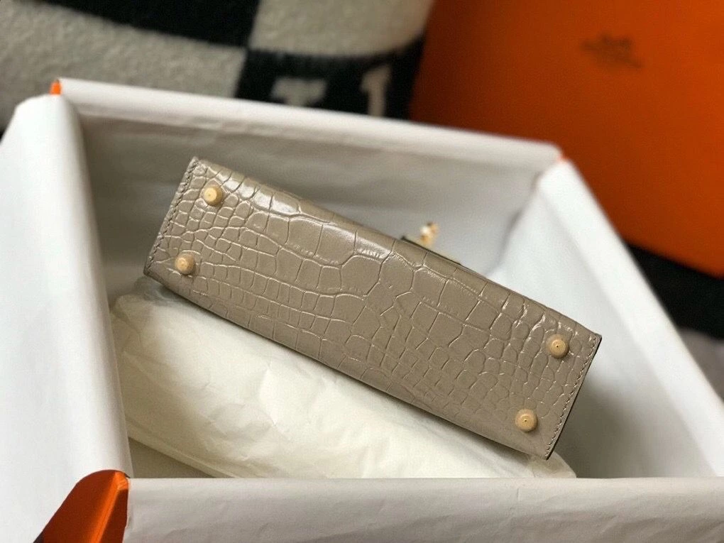 Hermes Kelly Mini II Bag In Taupe Embossed Crocodile Leather – HW133