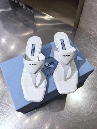 PRADA HEELED THONG SANDALS IN WHITE BRUSHED LEATHER – PSD053
