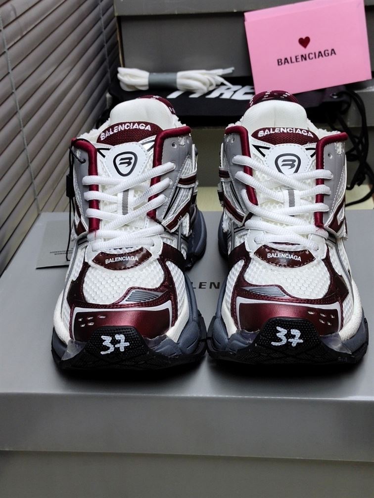 BALENCIAGA RUNNER SNEAKER IN GREY – BLA055