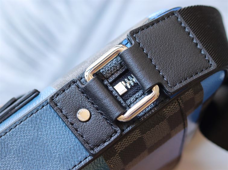 LOUIS VUITTON ALPHA MESSENGER DAMIER GRAPHITE GIANT BLUE – LVB044