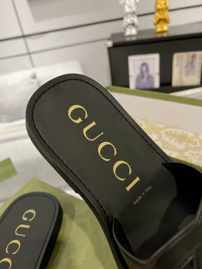 GUCCI MEN’S SLIDE SANDAL – GSL067