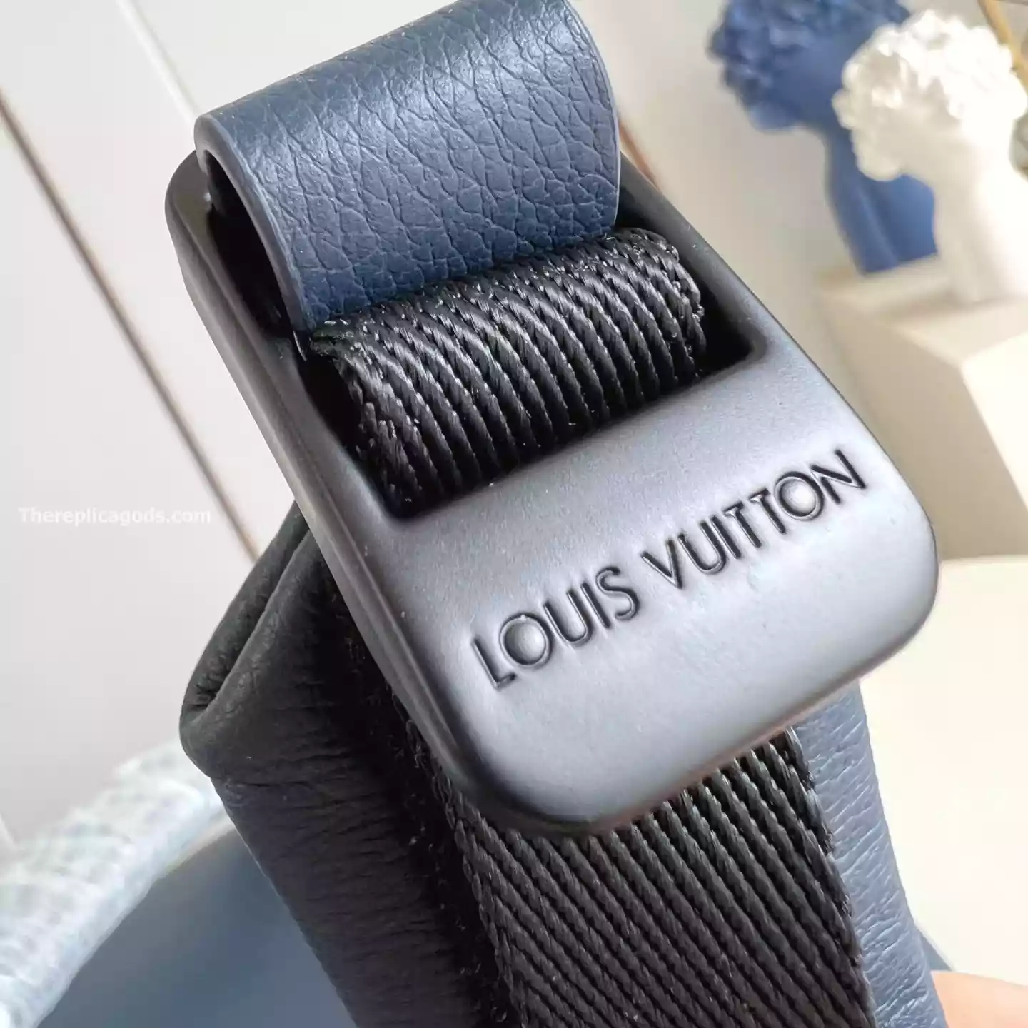 DISCOVERY BACKPACK PM IN NAVY BLUE – LW317