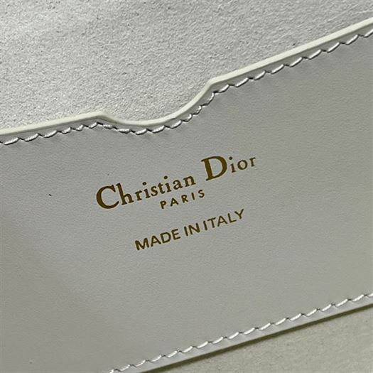 DIOR 30 MONTAIGNE AVENUE BAG LATTE BOX CALFSKIN – DOB104