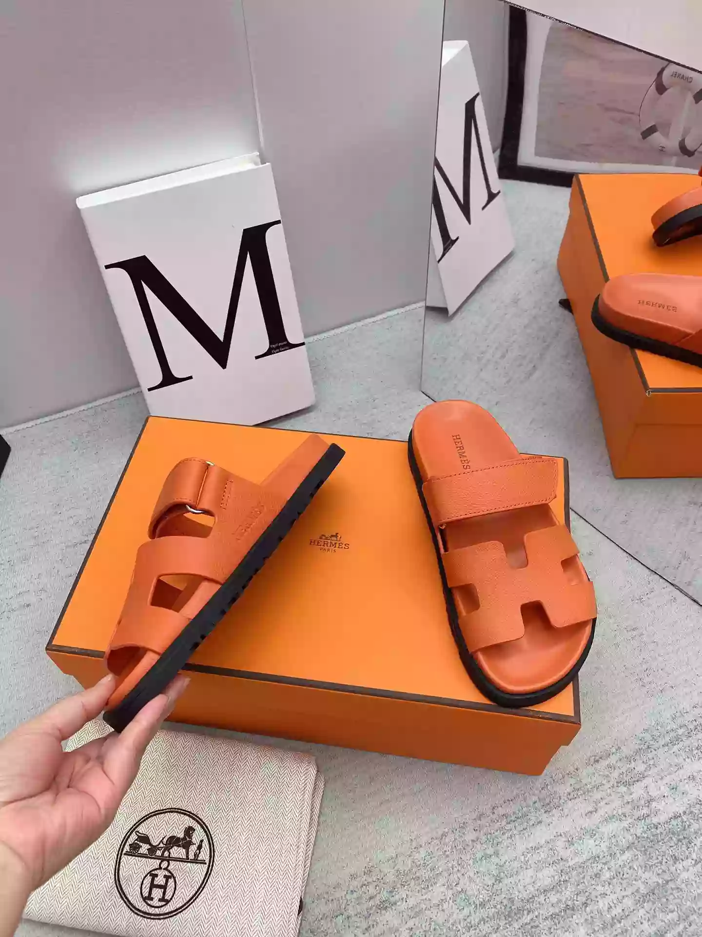 HERMES MEN’S CHYPRE SANDALS IN ORANGE EPSOM CALFSKI – HMSD001