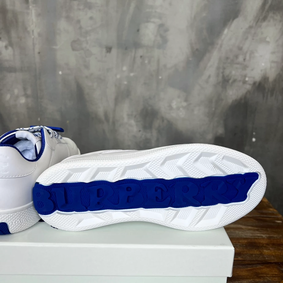 BURBERRY LEATHER TERRACE SNEAKERS – BBR086