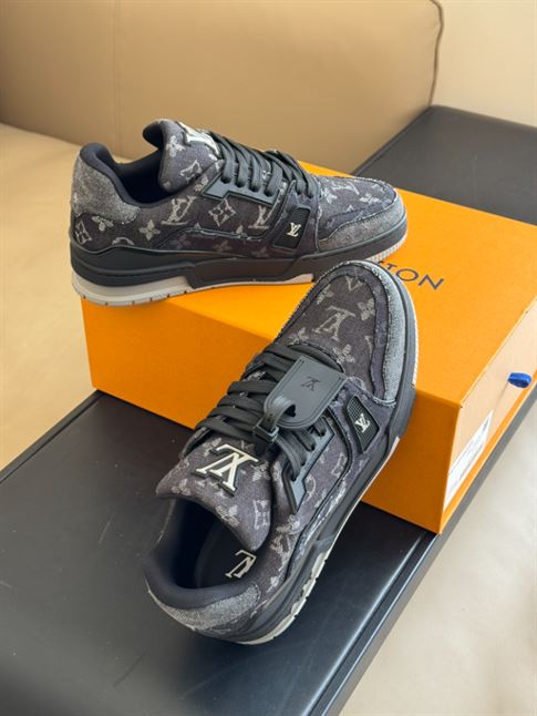 LOUIS VUITTON LV TRAINER SNEAKER – LVS171