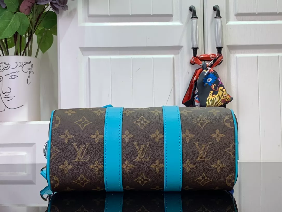 Louis Vuitton Keepall Bandoulière 25 – LW197