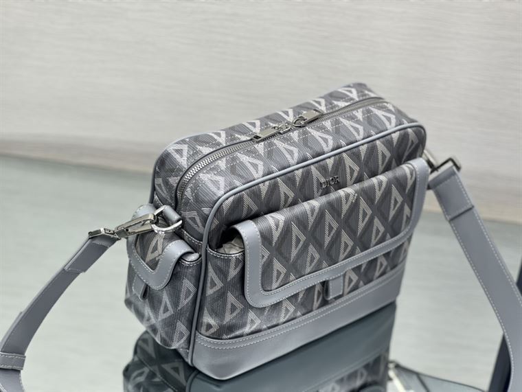 DIOR HIT THE ROAD MESSENGER BAG – DIO034