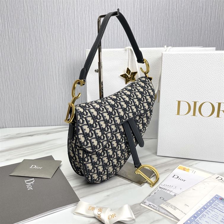 DIOR SADDLE BAG WITH STRAP BLUE DIOR OBLIQUE JACQUARD – DOB032
