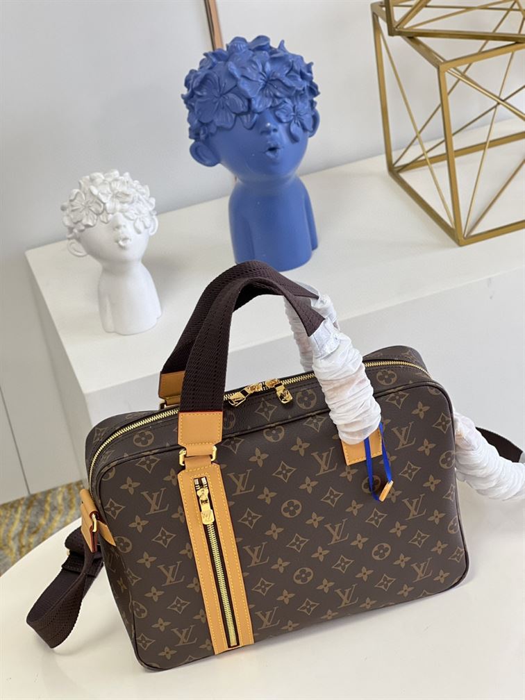 LOUIS VUITTON SAC BOSPHORE MONOGRAM CANVAS MESSENGER BAG IN BROWN – LVB001