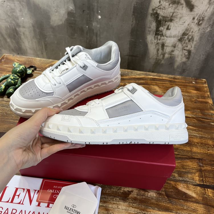VALENTINO FREEDOTS LOW-TOP SNEAKER IN CALFSKIN – VN005