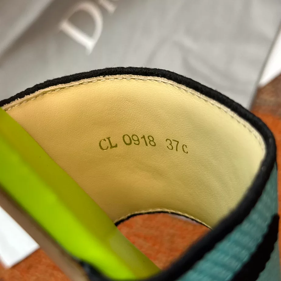 DIOR DWAY SLIDE – DS031
