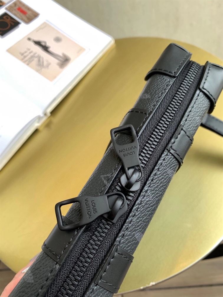 LOUIS VUITTON SOFT TRUNK WALLET MONOGRAM ECLIPSE – LVB041