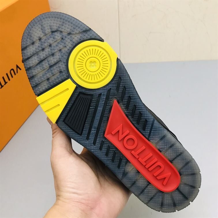 LOUIS VUITTON TRAINER SNEAKER – LVS127