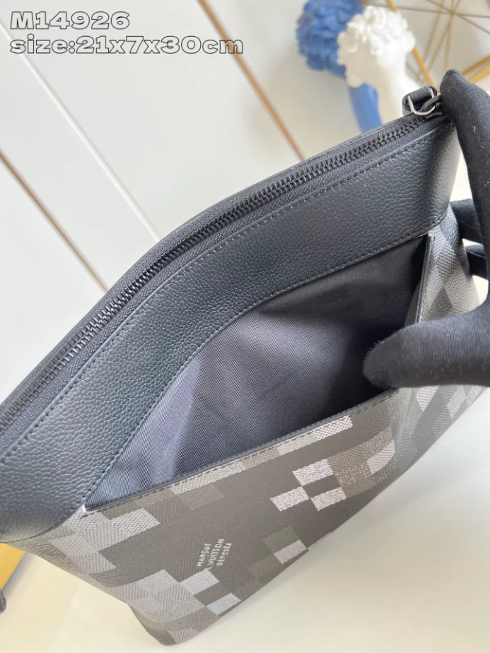 POCHETTE VOYAGE SOUPLE BLACK DAMOFLAGE CANVAS DAMOFLAGE BLACK COATED CANVAS – LW382