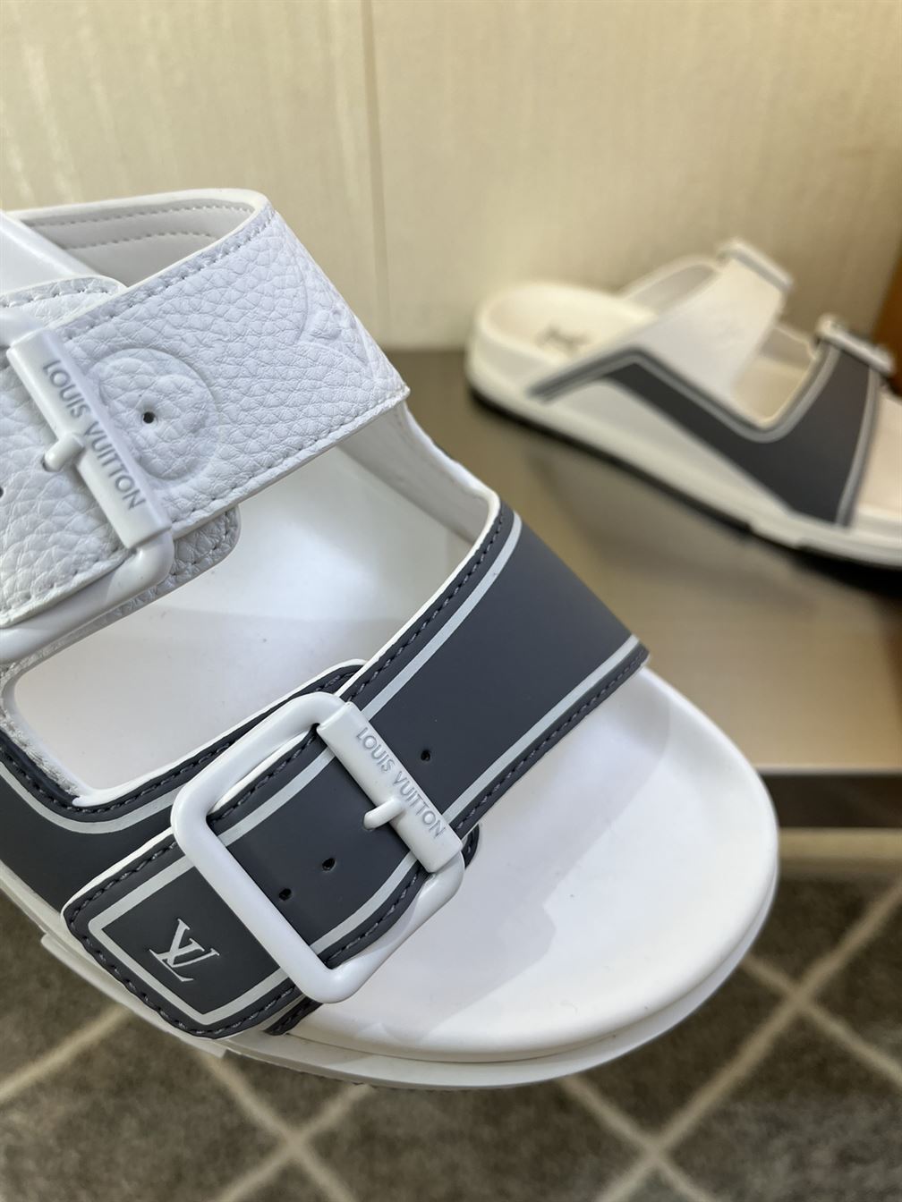 LOUIS VUITTON LV TRAINER MULES – LVSD024