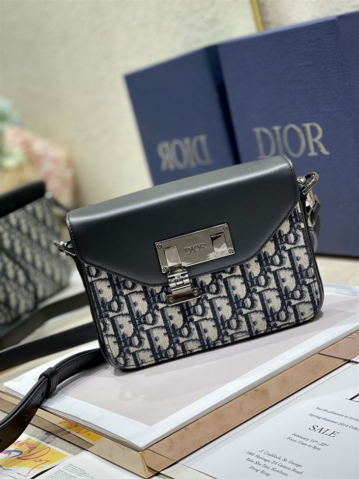 DIOR MESSENGER POUCH OBLIQUE GALAXY – DOB080