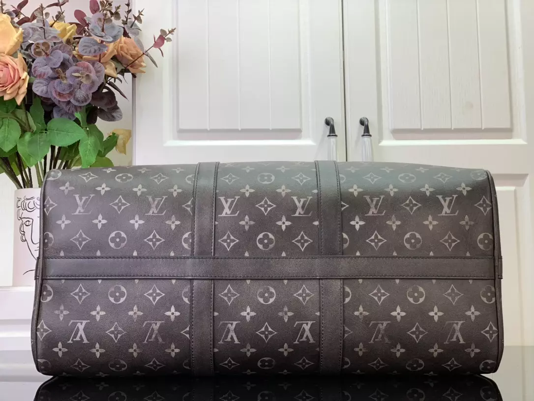 Louis Vuitton Keepall 50cm Leather Bag in Black – LW189