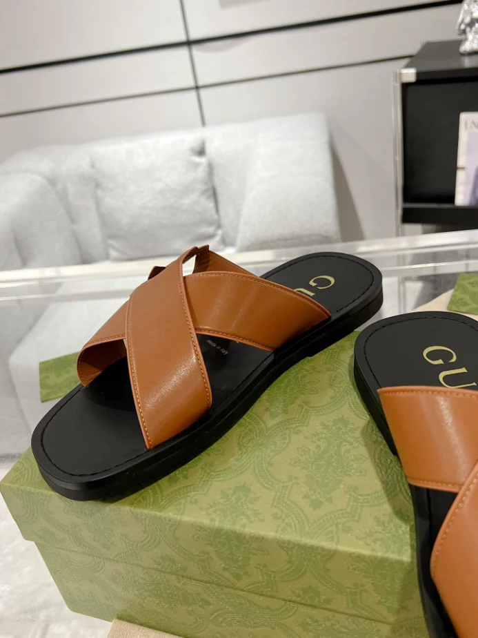 GUCCI MEN’S SLIDE SANDAL – GSL068