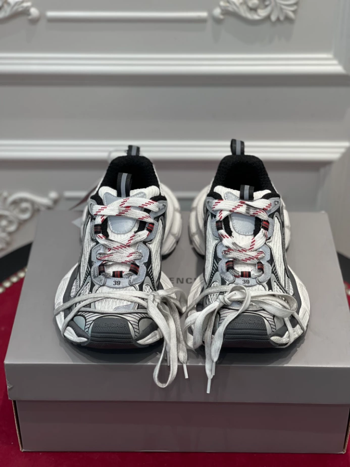 BALENCIAGA MEN’S 3XL SNEAKER – BLA120