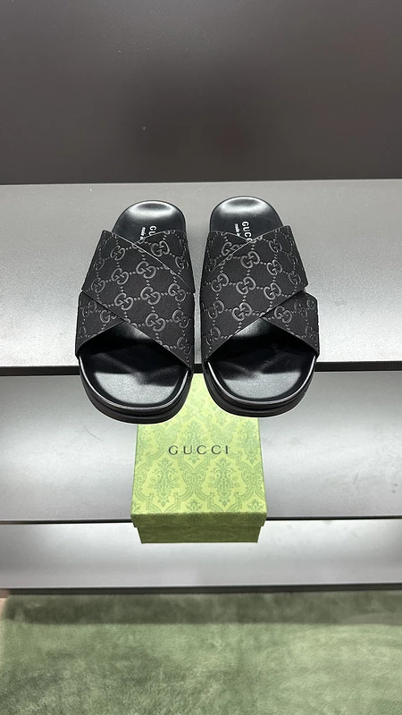 GUCCI MEN’S SLIDE SANDAL – GSL073