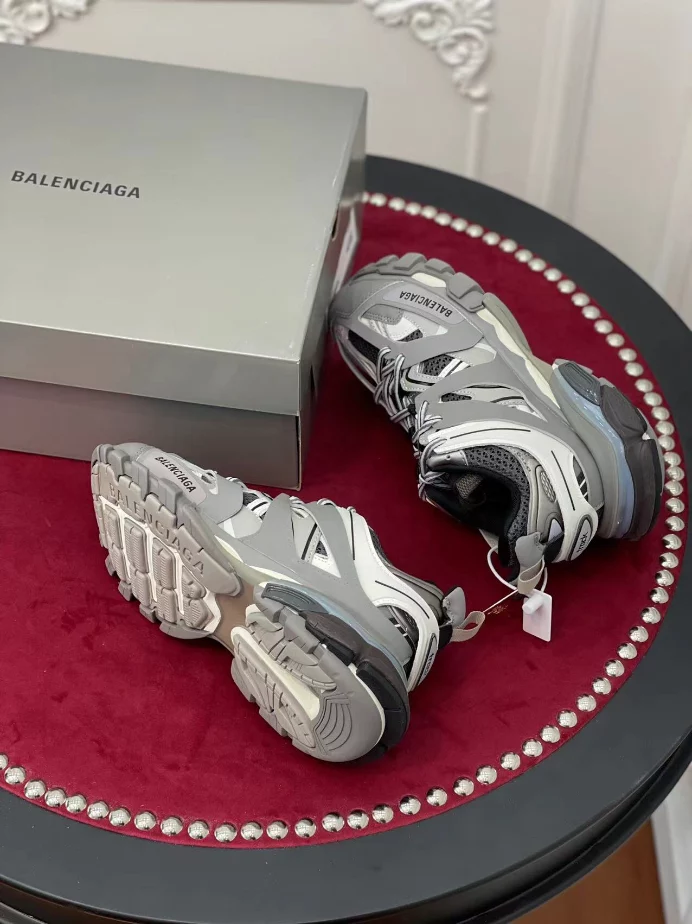 BALENCIAGA TRACK SNEAKER – BLA129