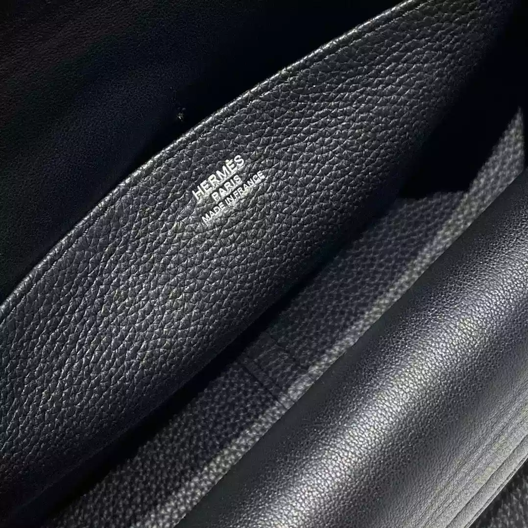 Hermes Halzan 25 Bag in Black Clemence Leather – HW088