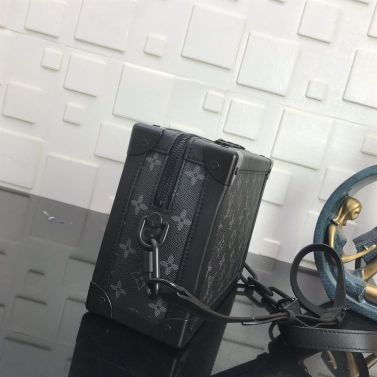 LOUIS VUITTON SOFT TRUNK MONOGRAM ECLIPSE – LVB060