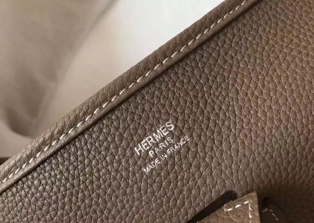 Hermes Evelyne III 29 PM Bag In Tourterelle Clemence Leather – HW065