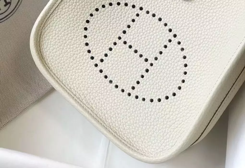 Hermes Evelyne III TPM Bag In beton Clemence Leather – HW054