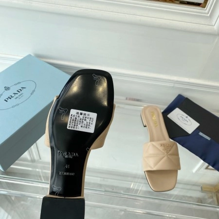 PRADA WOMEN’S SLIDES SANDALS IN BEIGE NAPPA LEATHER – PSD076