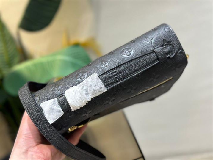 LOUIS VUITTON POCHETTE METIS MONOGRAM EMPREINTE – LW023