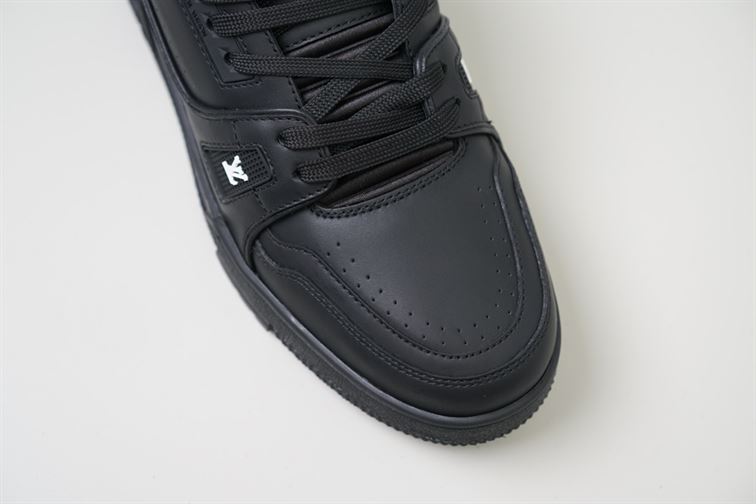 LOUIS VUITTON TRAINER SNEAKER – LVS084