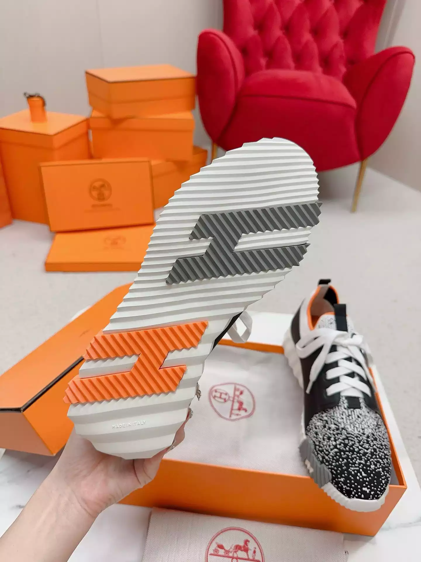 Hermes Men’s Depart Sneakers in Black Gradient Knit – HM030