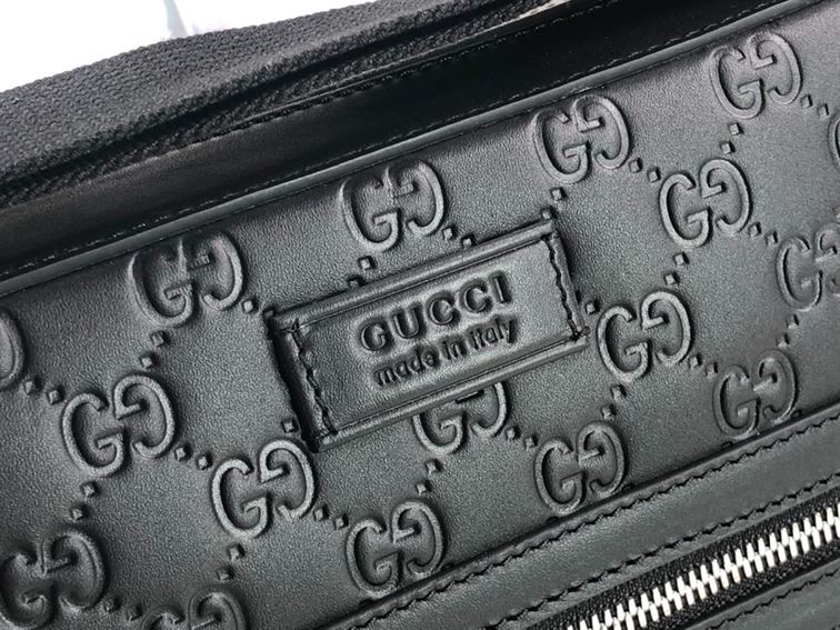 GUCCI SIGNATURE LEATHER FLAT MESSENGER – BG044