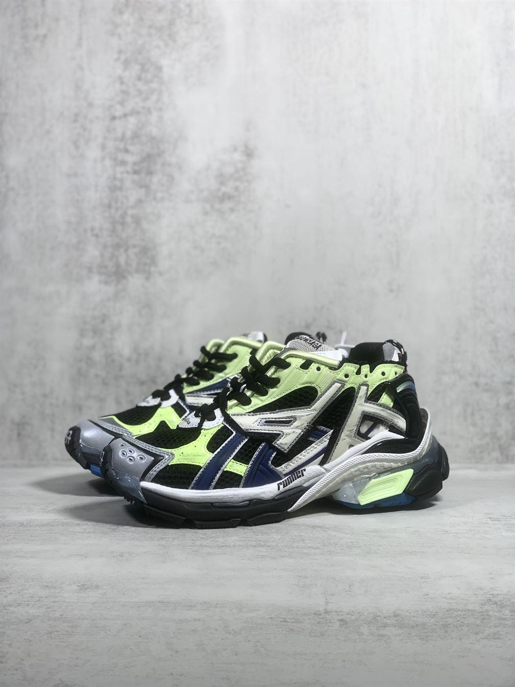 BALENCIAGA RUNNER SNEAKER IN GREY – BLA057