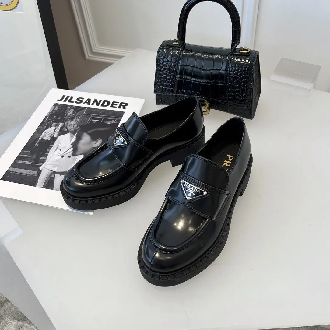Prada Women’s Loafers In Black Brushed Leather – PRL002