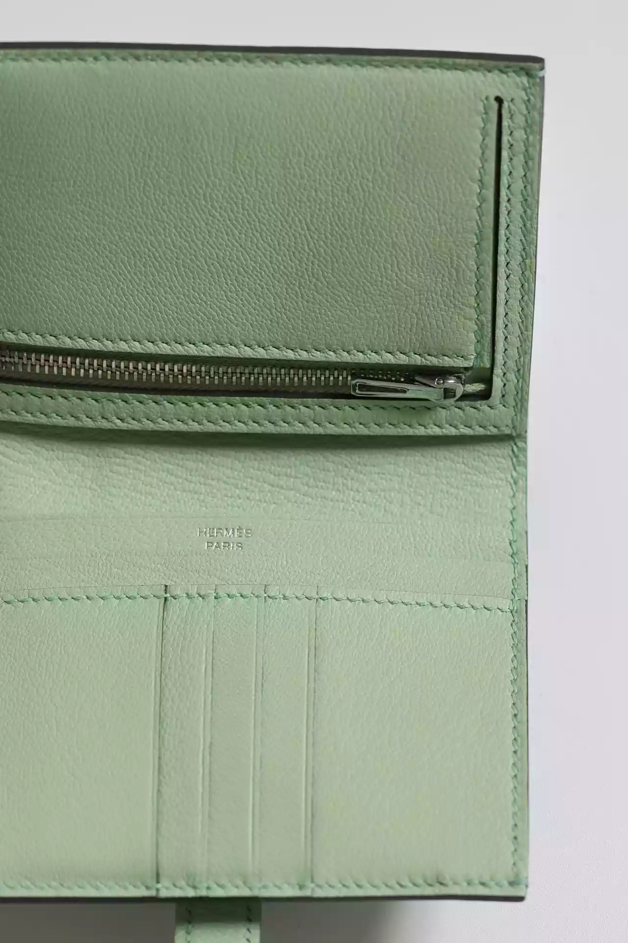 Hermes Bearn Compact Wallet in Vert D’eau Matte Alligator Leather – HW169
