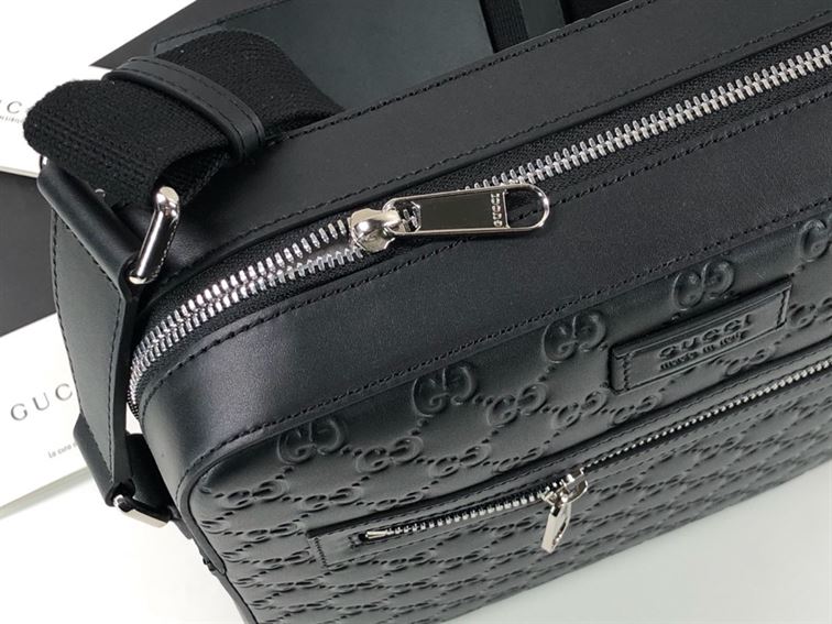 GUCCI SIGNATURE LEATHER FLAT MESSENGER – BG044