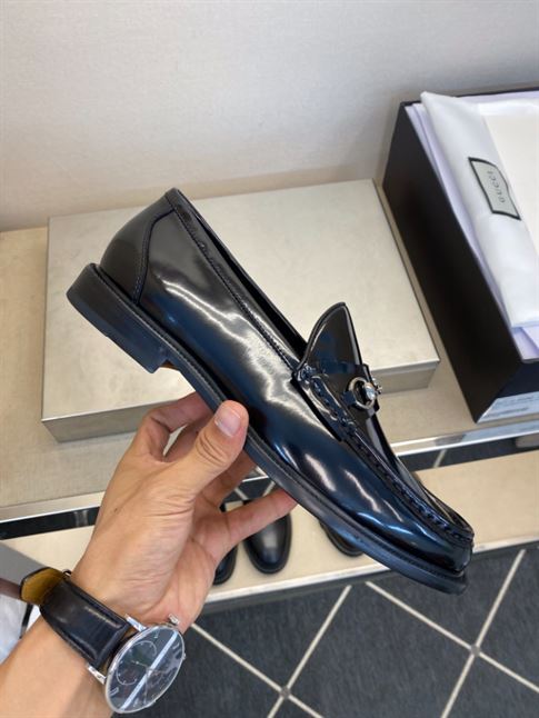 GUCCI HORSEBIT LEATHER LOAFER – GL044