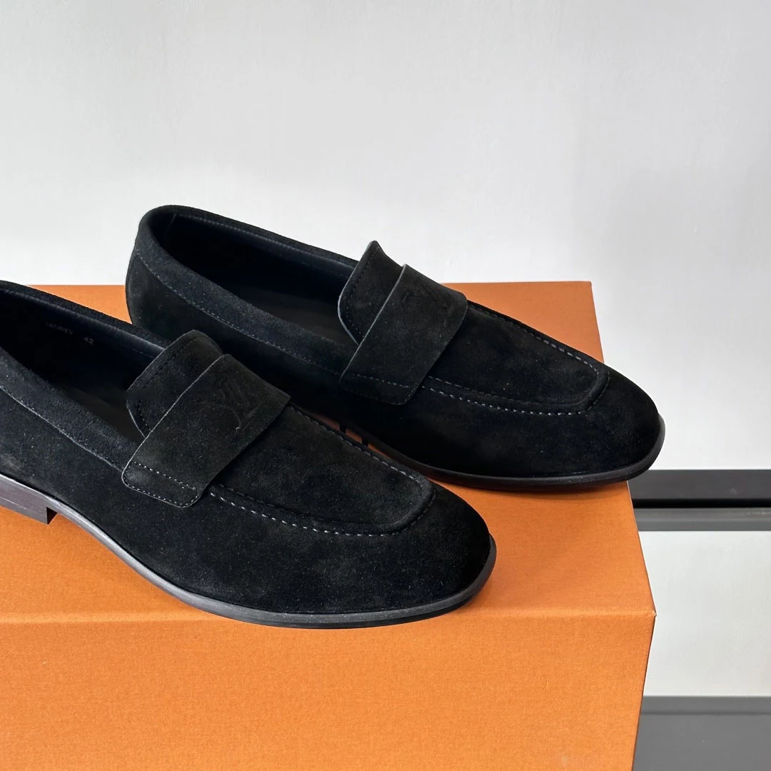 GLOVE LOAFERS IN BLACK – VL056