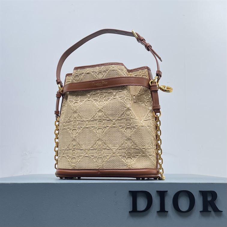DIOR MEDIUM C EST DIOR BAG NATURAL CANNAGE RAFFIA – DOB044