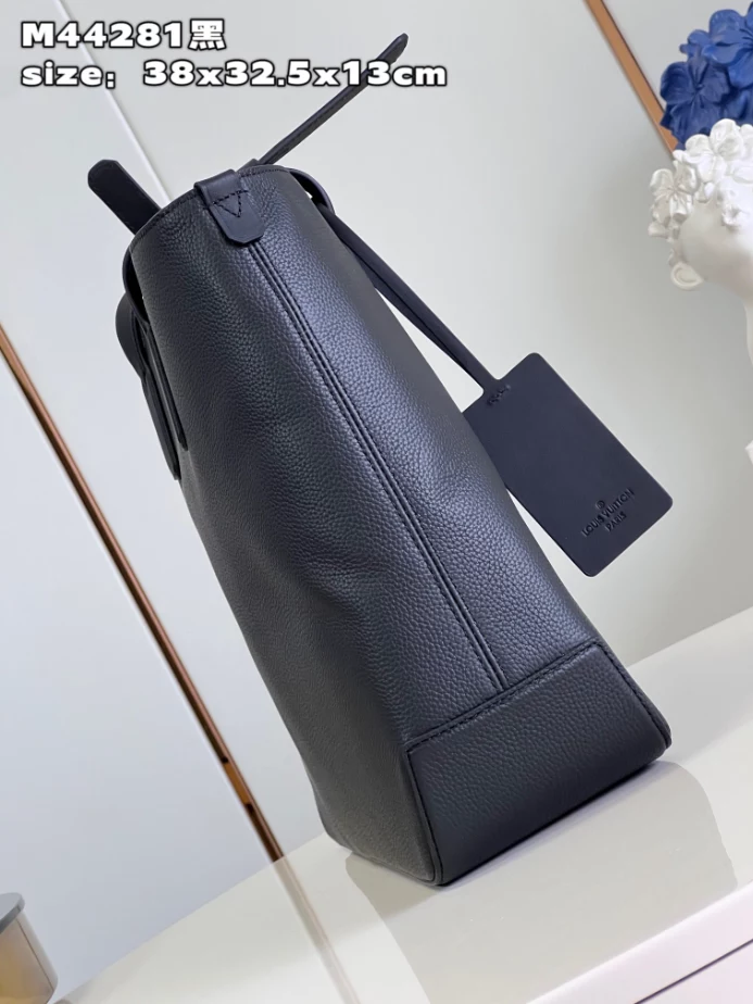 Fastline Tote Cowhide Leather in Black M22481 – LW211