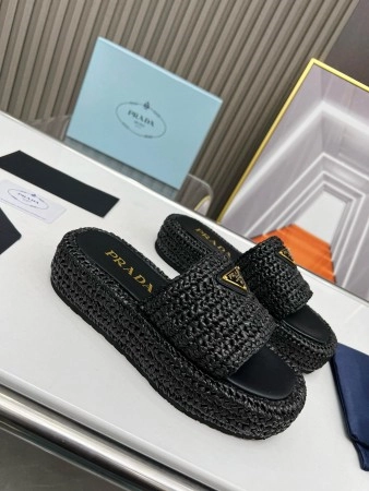 PRADA CROCHET FLATFORM SLIDES IN BLACK RAFFIA-EFFECT YARN – PSD069