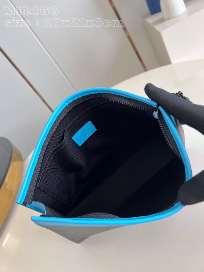 POCHETTE VOYAGE MM TURQUOISE MONOGRAM ECLIPSE REVERSE M11466 – LW393