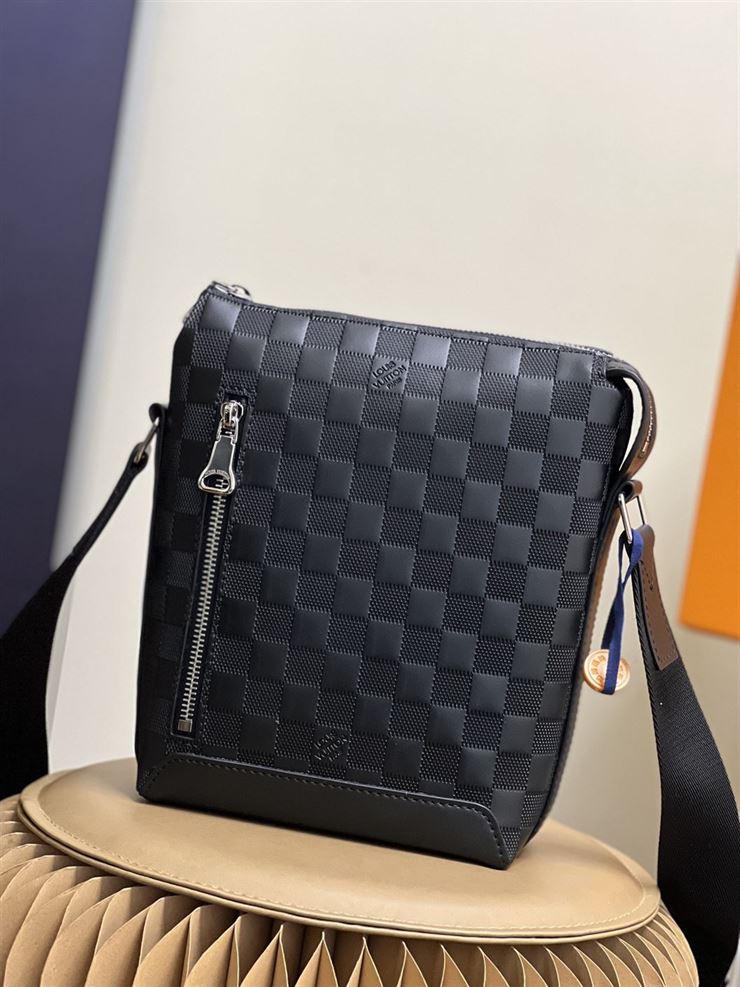 LOUIS VUITTON DISCOVERY MESSENGER BB DAMIER INFINI – LVB043